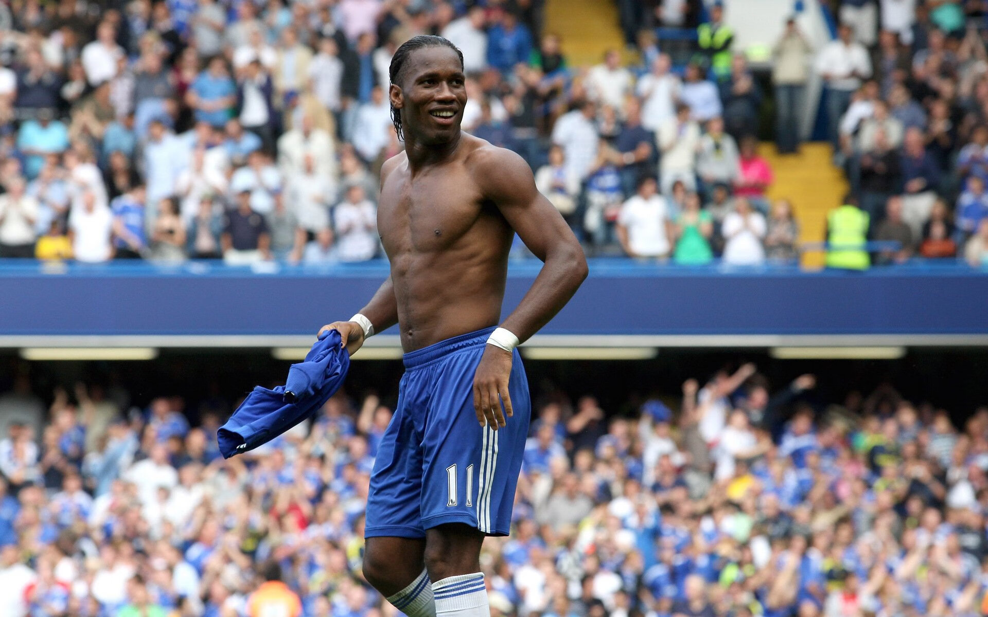 库里接受现场挑战三分球完美命中，库里三分是最准的吗